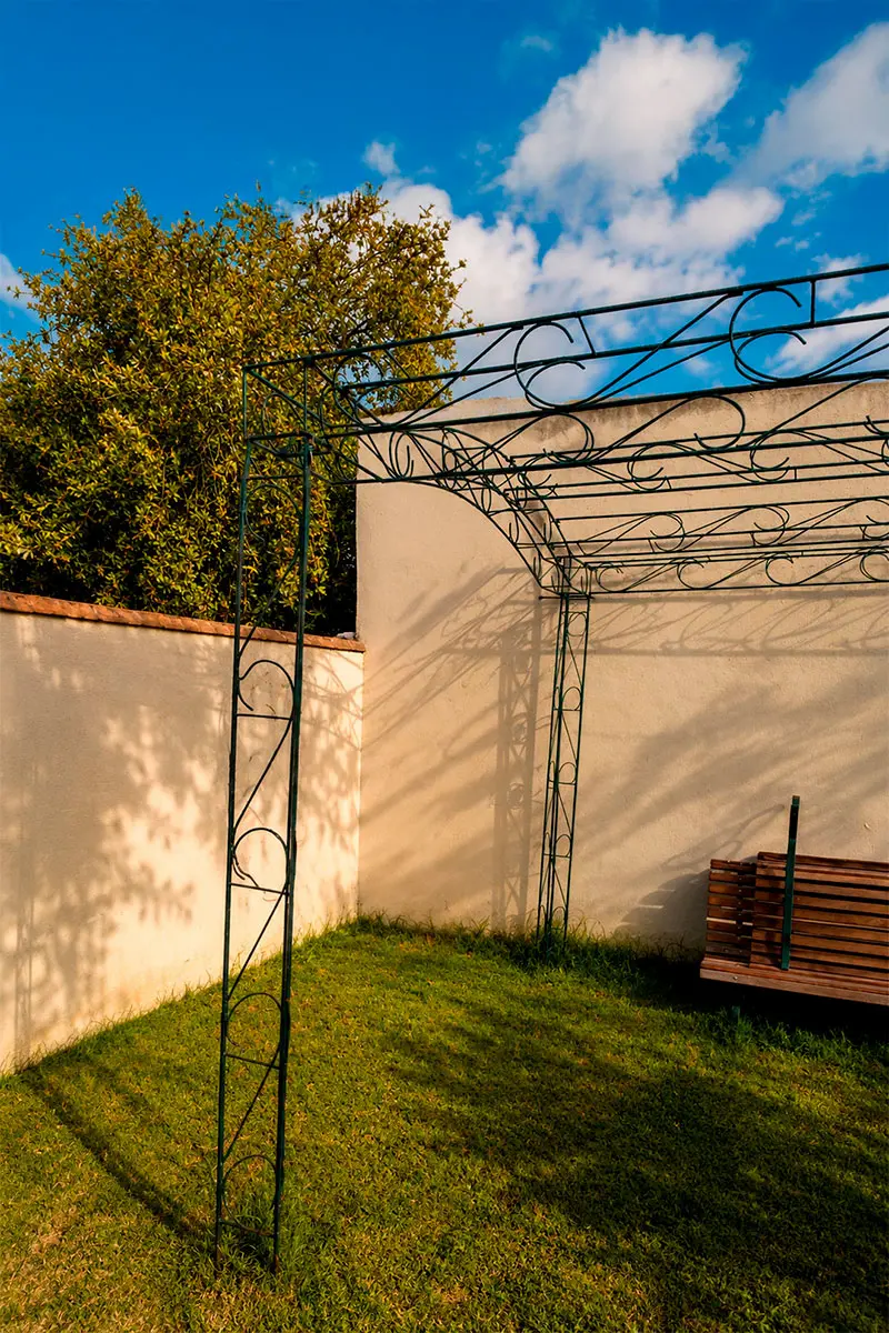 Pérgola artesanal de hierro decorativo MAHUA para jardín y galerías